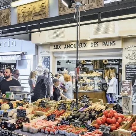 Апартаменти Amazing New In The Heart Of The Old Town Of