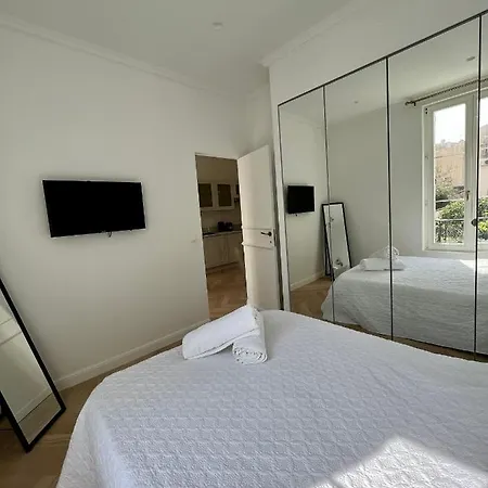 Apartment Amazing New In The Heart Of The Old Town Of *