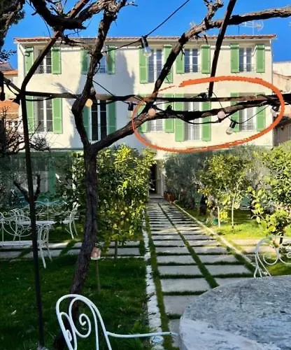 Апартаменти Amazing New In The Heart Of The Old Town Of Антіб