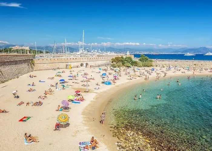 Апартаменти Amazing New In The Heart Of The Old Town Of *