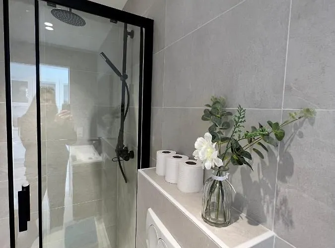 Amazing New In The Heart Of The Old Town Of