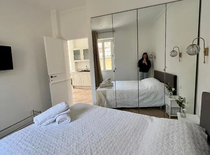 Amazing New In The Heart Of The Old Town Of * Антіб