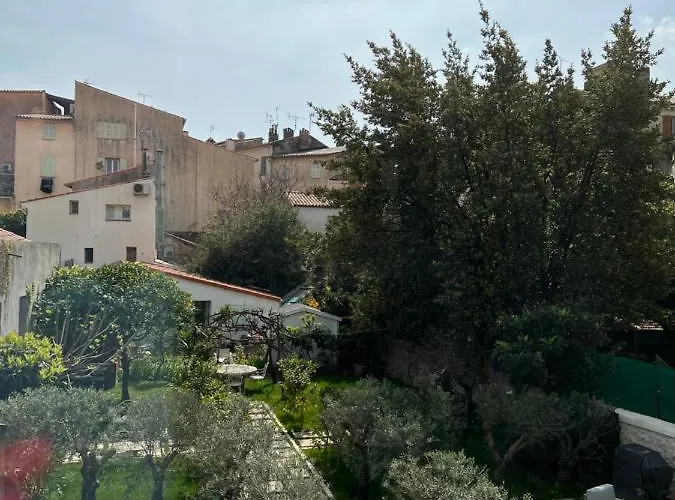 Amazing New In The Heart Of The Old Town Of Апартаменти *