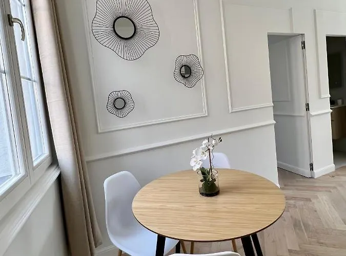 Amazing New In The Heart Of The Old Town Of * Антіб