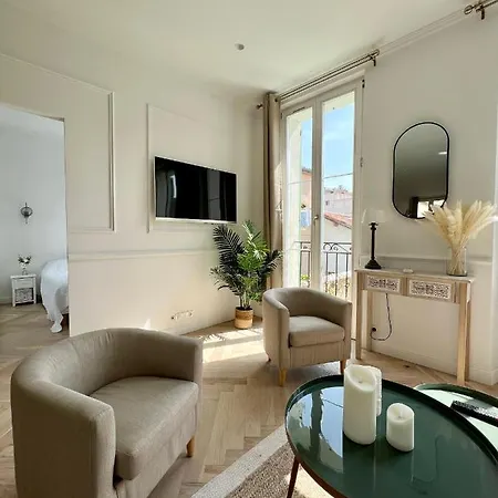 Amazing New In The Heart Of The Old Town Of