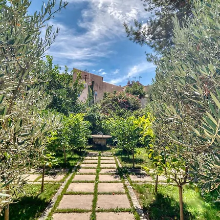 L'orangerie Secret Garden In Old 4min *