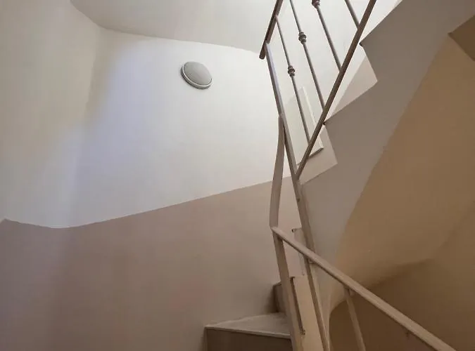 Daire Amazing New In The Heart Of The Old Town Of Antibes