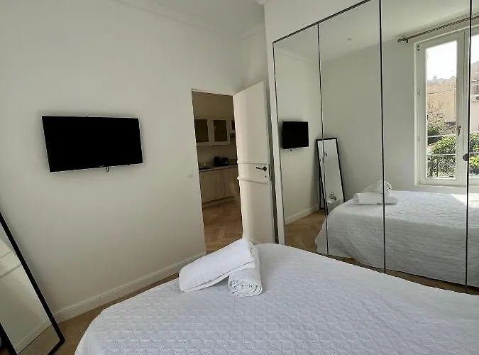 Apartment Amazing New In The Heart Of The Old Town Of *